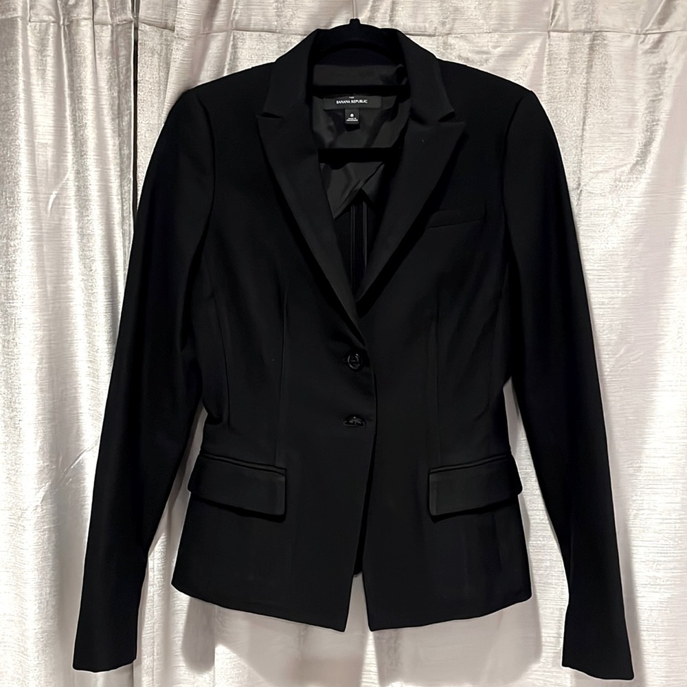 Fitted black blazer by Roland Mouret for Banana Republic.
